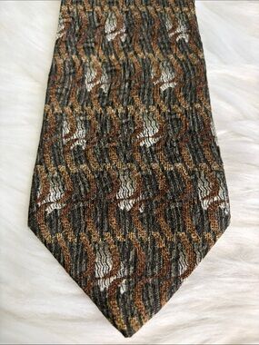 Textured Wave-Pattern Men's Tie in Brown, Black & Cream 100% Silk